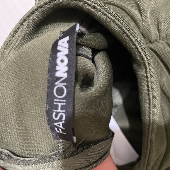 Fashion Nova Paparazzi Ruched Dress Size Small Club Party Holiday Bodycon Baddie - Picture 8 of 9